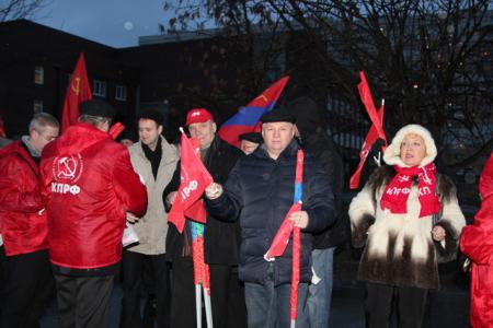 Даешь обновленное Союзное государство! Коммунистический автопробег в Санкт-Петербурге