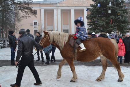 Тульская область. Депутаты-коммунисты провели новогодний детский утренник и праздничный вечер для взрослых 