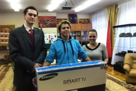Первый секретарь МГК ЛКСМ РФ В.В.Обуховский и комсомольцы Бабушкинского района посетили школу 1137