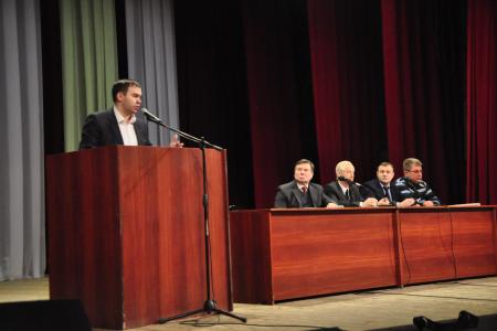 Ю.В. Афонин встретился с партийным активом города Новомосковска Тульской области