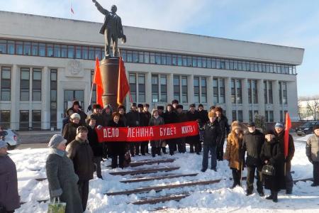 Калуга: «Ленин жил! Ленин жив! Ленин будет жить!»