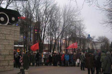 Коммунисты Калуги почтили память советских воинов-освободителей