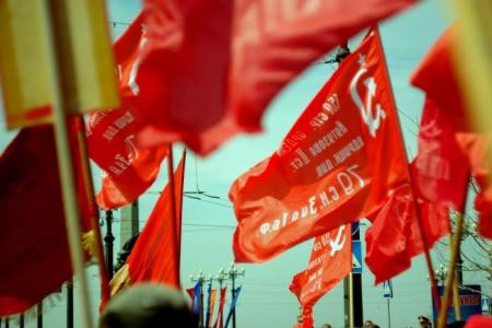 Коммунисты вернули Хабаровскому краю Знамя Победы