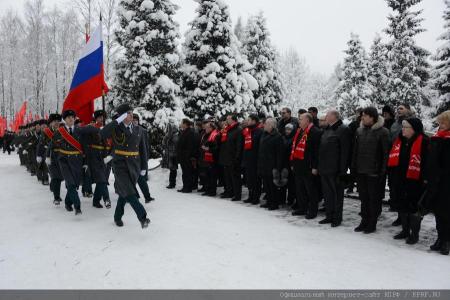 По земле, опаленной блокадой... Репортаж о поездке Г.А. Зюганова в Санкт-Петербург и Ленинградскую область