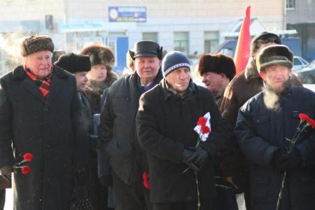 Выше знамя Ленина! Коммунисты Ивановской области почтили память Владимира Ильича