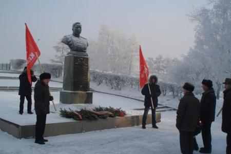 Иркутяне почтили память генерала Белобородова