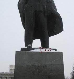 Новосибирские коммунисты почтили память вождя революции В.И. Ленина