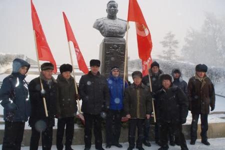 Иркутяне почтили память генерала Белобородова