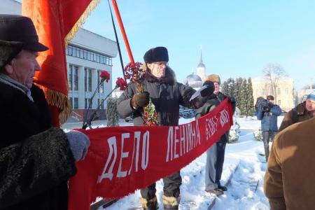 Калуга: «Ленин жил! Ленин жив! Ленин будет жить!»