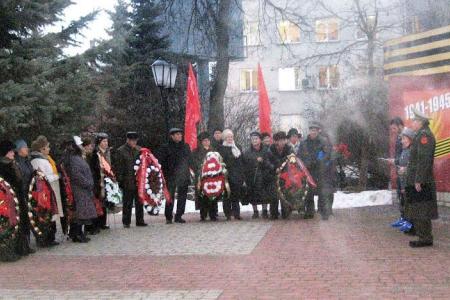 Коммунисты Калуги почтили память советских воинов-освободителей