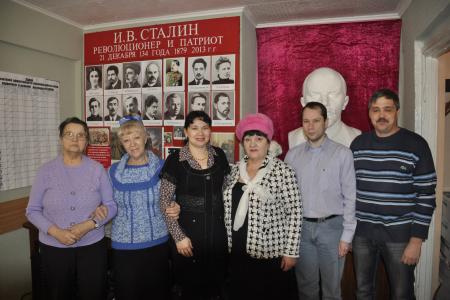 Алтайские коммунисты посетили выставку народного творчества в Бийске, организованную активистами ВЖС «Надежда России»