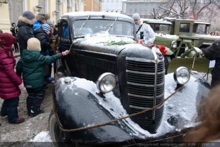 По земле, опаленной блокадой... Репортаж о поездке Г.А. Зюганова в Санкт-Петербург и Ленинградскую область