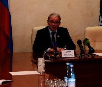 Депутат-коммунист Вячеслав Тетёкин работает на Ямале