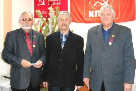 Депутаты Курганской областной Думы от КПРФ В.Менщиков и В.Кислицын удостоены медалей «200 лет внутренним войскам МВД России»
