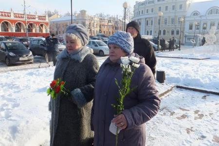 Калуга: «Ленин жил! Ленин жив! Ленин будет жить!»