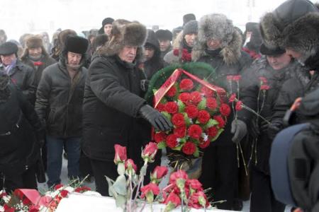 Коммунисты Якутии отдали дань уважения массовому героизму ленинградцев и солдат Отчизны