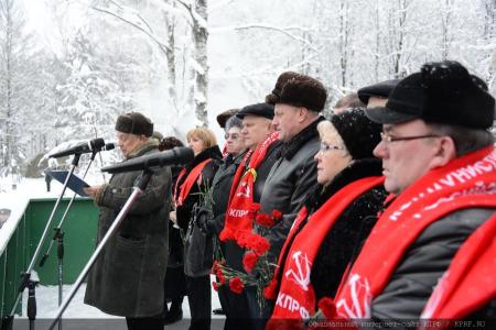 По земле, опаленной блокадой... Репортаж о поездке Г.А. Зюганова в Санкт-Петербург и Ленинградскую область
