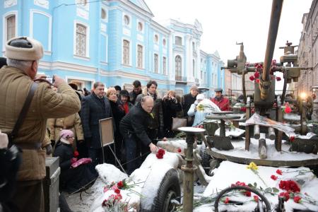 Г.А. Зюганов в блокадном музее памяти «Улица жизни»
