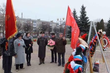 Коммунисты Калуги почтили память советских воинов-освободителей