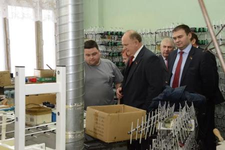 По земле, опаленной блокадой... Репортаж о поездке Г.А. Зюганова в Санкт-Петербург и Ленинградскую область