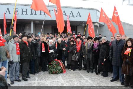 По земле, опаленной блокадой... Репортаж о поездке Г.А. Зюганова в Санкт-Петербург и Ленинградскую область