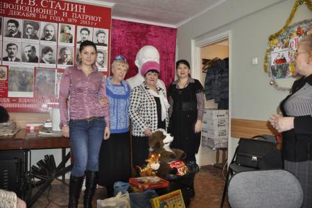 Алтайские коммунисты посетили выставку народного творчества в Бийске, организованную активистами ВЖС «Надежда России»