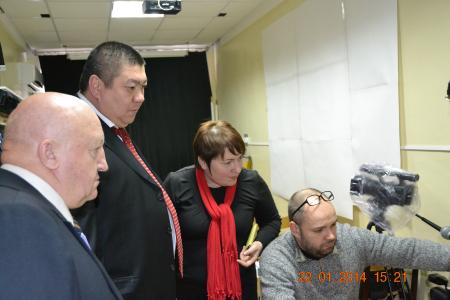 Город-герой Волгоград. Депутат-коммунист Евгений Шаманаев встретился с педагогическим коллективом средней школы №77