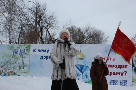 Коммунисты Тюмени отстояли  Комсомольский сквер 