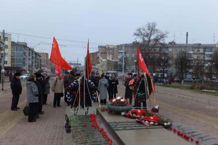 Коммунисты Калуги почтили память советских воинов-освободителей