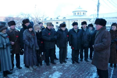 Рязанские коммунисты возложили цветы к памятникам В.И. Ленина