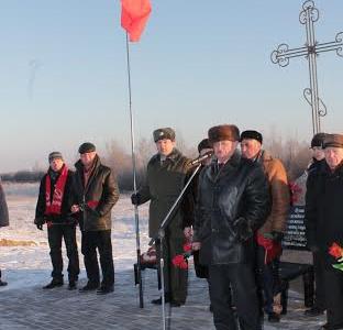 Коммунисты Псковской области отметили 70-летие освобождения Великолукского района 