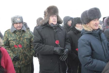 Коммунисты Якутии отдали дань уважения массовому героизму ленинградцев и солдат Отчизны