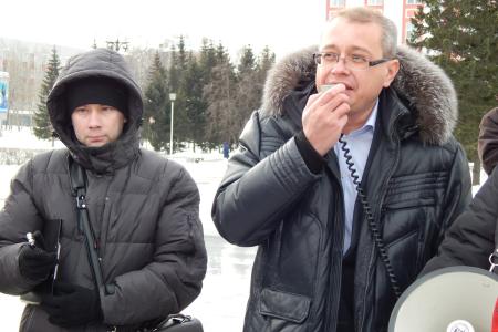«В ленинизме – наша сила! Победа наша – в борьбе! 2017- быть!». В годовщину смерти Ленина барнаульские коммунисты провели траурный митинг