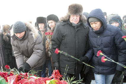 Коммунисты Якутии отдали дань уважения массовому героизму ленинградцев и солдат Отчизны
