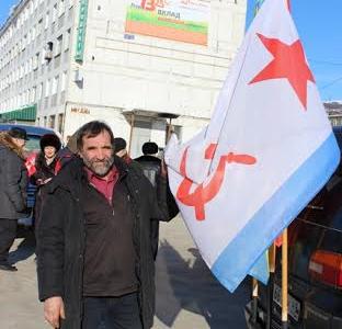 Магаданские коммунисты организовали автопробег, посвященный Дню Советской Армии и Военно-Морского Флота