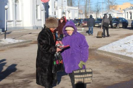 В Новгородской области проходят акции в поддержку законопроекта КПРФ о предоставлении льгот «Детям войны»