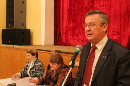 Псковская область. Коммунисты приняли участие в сходе граждан с требованием восстановить больницу в поселке Локня