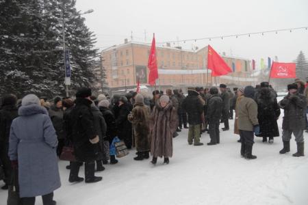 В Алтайском крае проходят акции протеста в поддержку законопроекта КПРФ о «Детях войны» 
