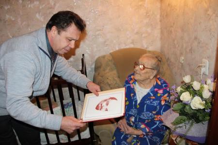 Челябинск. Коммунистами не рождаются! 100-летний юбилей Евдокии Матвеевны Акатьевой