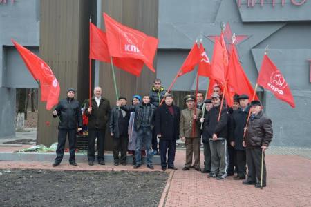 Белгородская область. В честь 23 февраля старооскольские коммунисты провели автопробег по местам боевой славы 