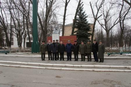 Председатель комитета ГосДумы по обороне адмирал В.П. Комоедов побывал в Ростовской области с целью оценки перспектив восстановления высшего военного образования на Юге страны