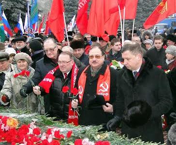 Коммунисты отметили 71-ю годовщину освобождения Курской области от немецко-фашистской оккупации