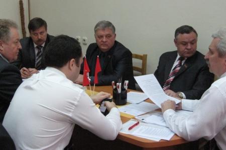 Краснодарский край после Олимпиады. Бюджету-2014 грозит сокращение социальных расходов. Депутаты фракции КПРФ краевого парламента изучают сложившуюся ситуацию
