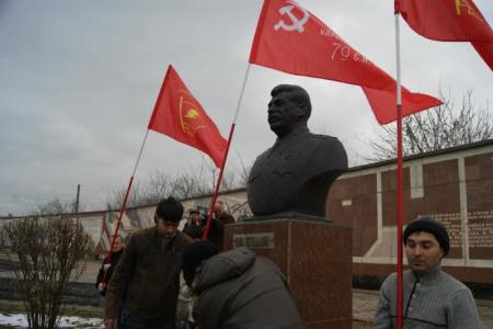 Северная Осетия. День Советской Армии и Флота - это непреходящий праздник