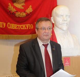 Пленум Псковского областного отделения КПРФ наметил перспективу на выборы губернатора. Кандидат в губернаторы А.А.Рогов держит курс на победу!