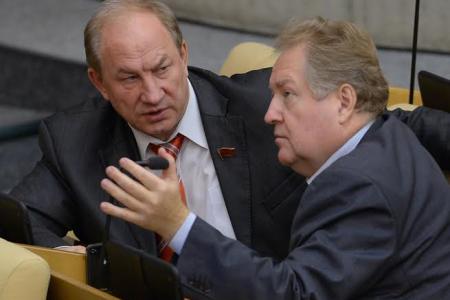 Депутаты-коммунисты: на пиаре чиновников можно сэкономить более 50 миллиардов