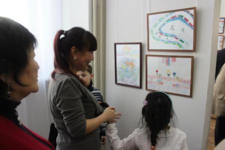 Республика Бурятия. На спортивной волне. Дети рисуют чемпионов!