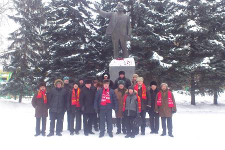 Марий Эл. Коммунисты возложили цветы к монументам воинской славы и памятнику В.И. Ленина 23 февраля