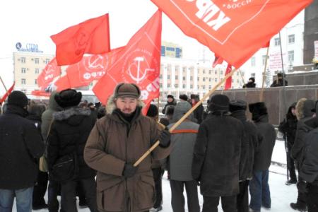 В Якутске состоялся митинг, посвященный 96-й годовщине Советской Армии и Военно-Морского Флота