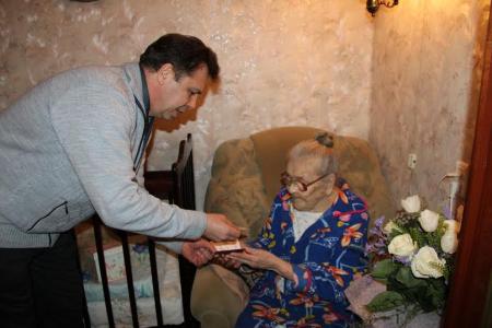 Челябинск. Коммунистами не рождаются! 100-летний юбилей Евдокии Матвеевны Акатьевой